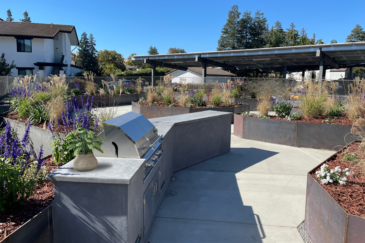 Mira Vista Hills apartments in Antioch, CA