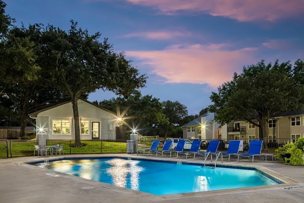 The Park at Flower Mound apartments in Flower Mound, TX