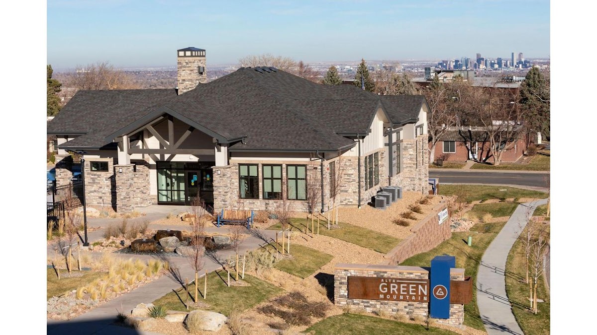 Arca Green Mountain apartments in Lakewood, CO
