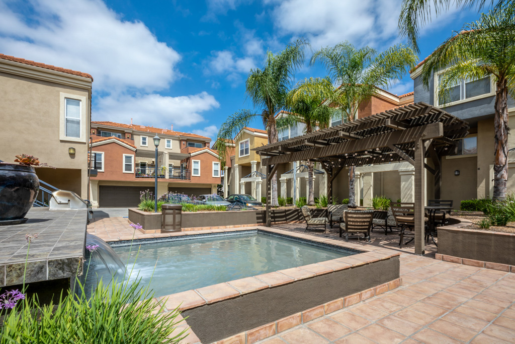 Wilshire Promenade Apartments apartments in Fullerton, CA