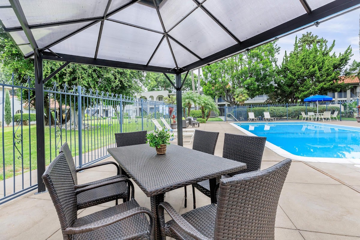 Vio Cerritos apartments in Norwalk, CA