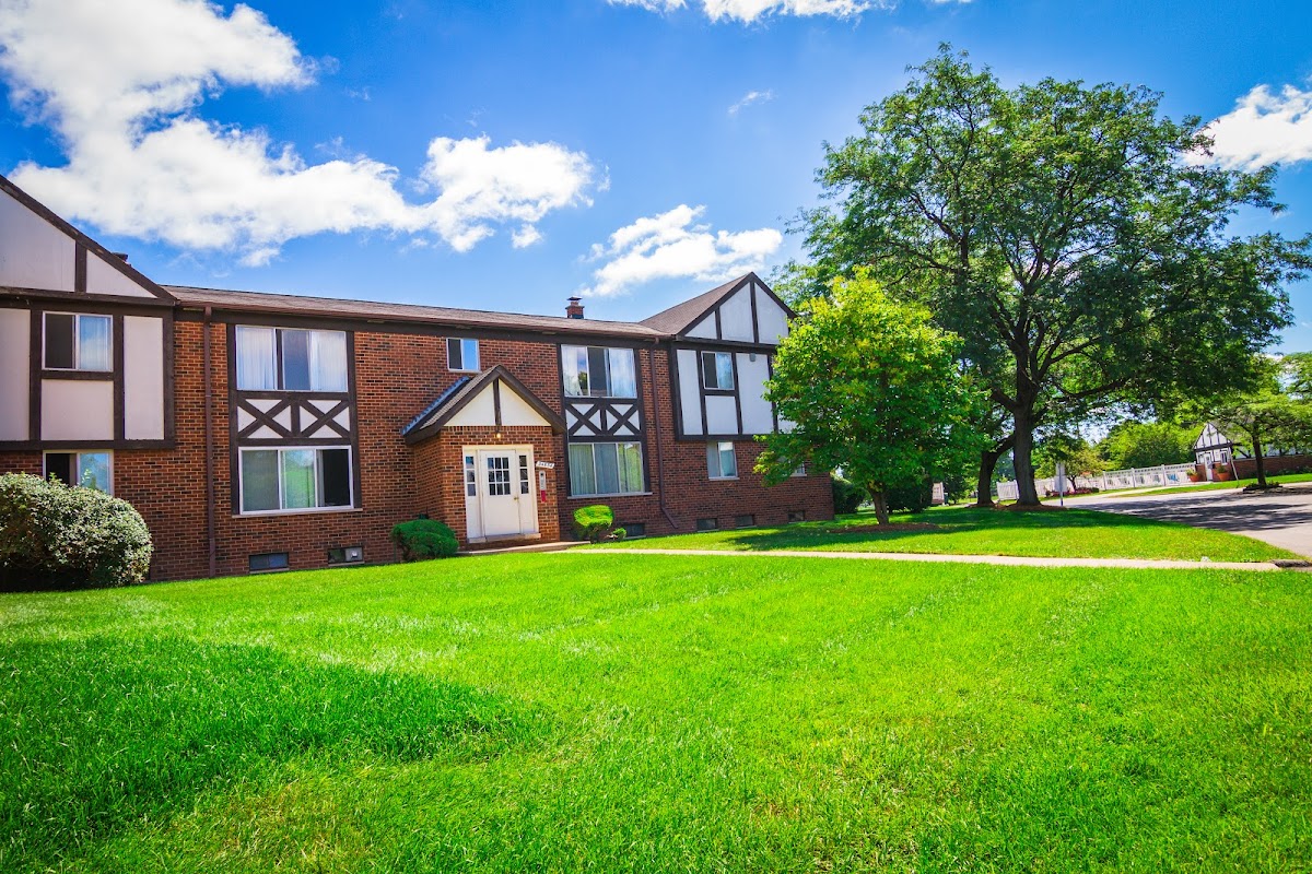 Maple Creek Apartments apartments in Sterling Heights, MI