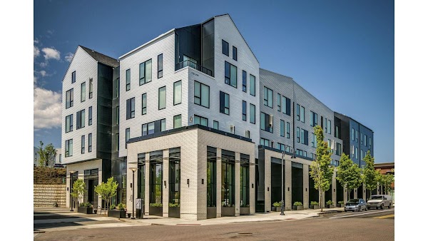 Alta Civic Station apartments in Gresham, OR