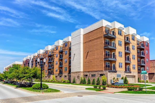500 Station apartments in Aurora, IL