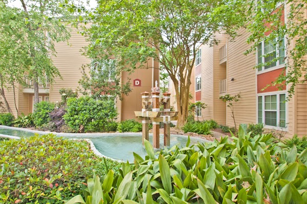 Willow Creek apartments in River Ridge, LA