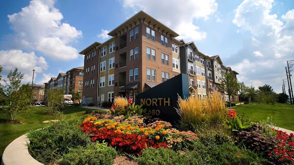 North 680 apartments in Schaumburg, IL