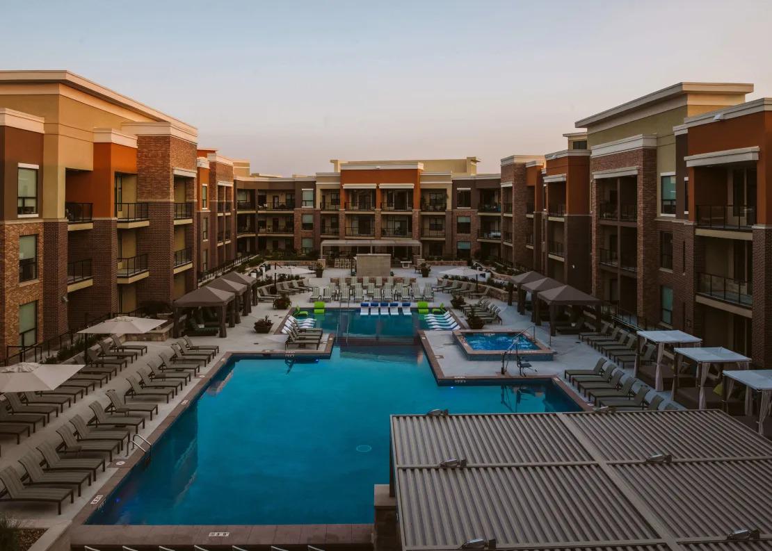 The Apex at CityPlace apartments in Overland Park, KS