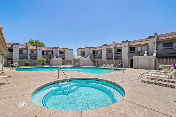 Sunset Landing apartments in Peoria, AZ