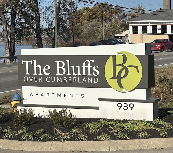 Bluffs Over Cumberland apartments in Clarksville, TN