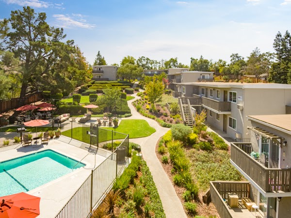 Pleasanton Heights apartments in Pleasanton, CA