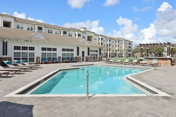 The Hamilton at Lakeside apartments in Kissimmee, FL