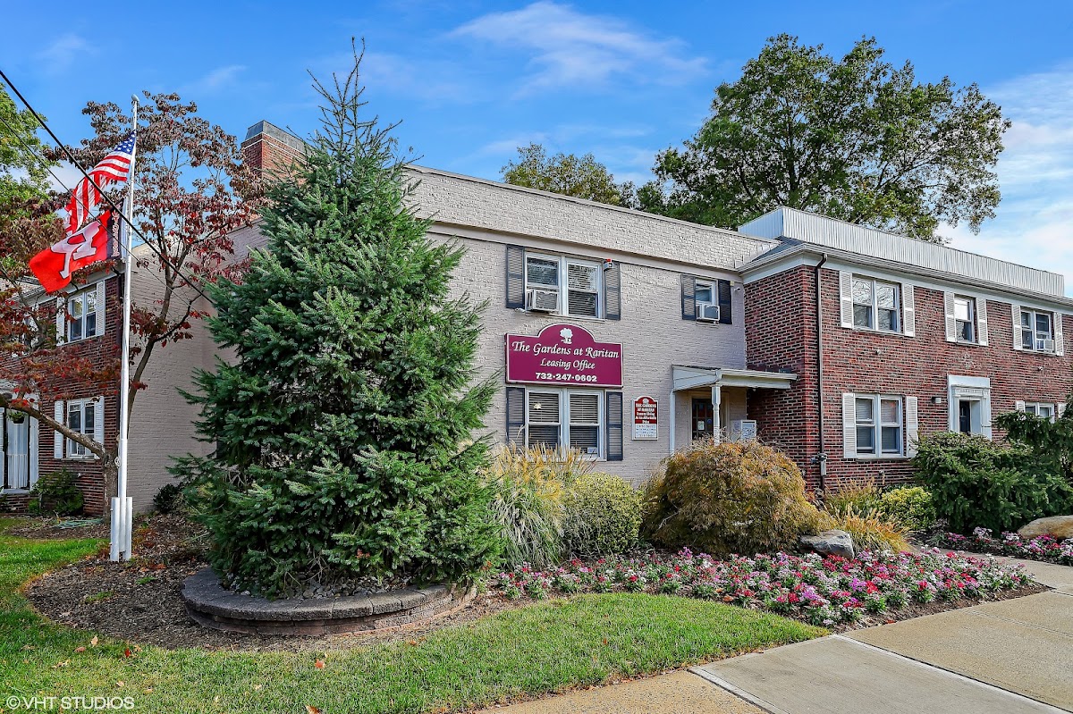 The Gardens at Raritan apartments in Edison, NJ