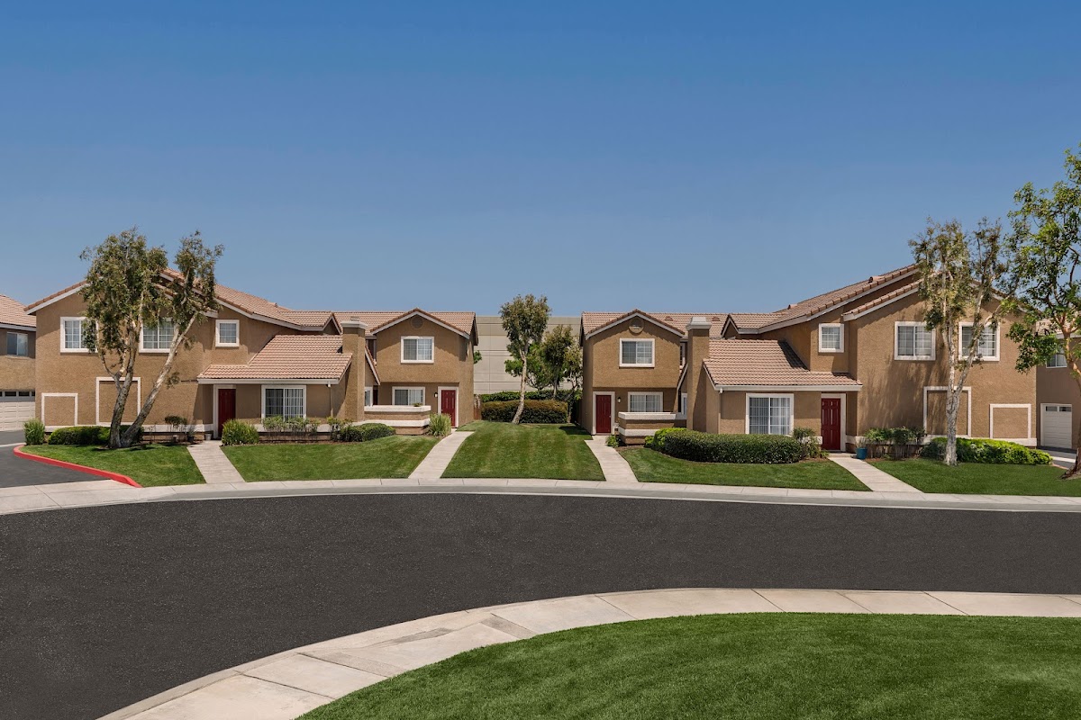Linden Court apartments in Fontana, CA