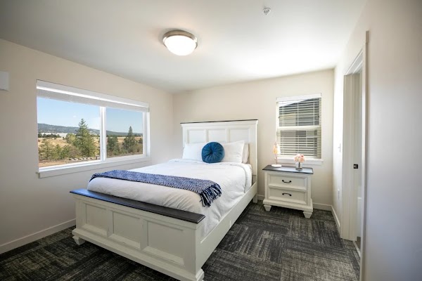 River Landing at Mirabeau apartments in Spokane Valley, WA