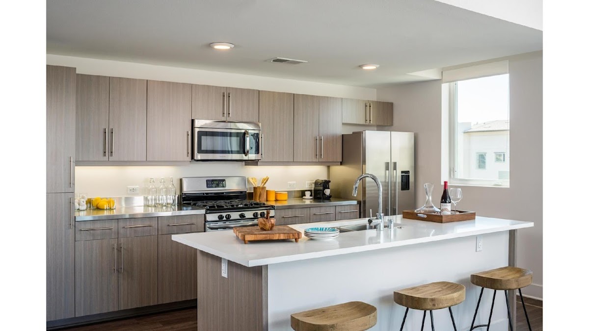 Runway Living apartments in Inglewood, CA