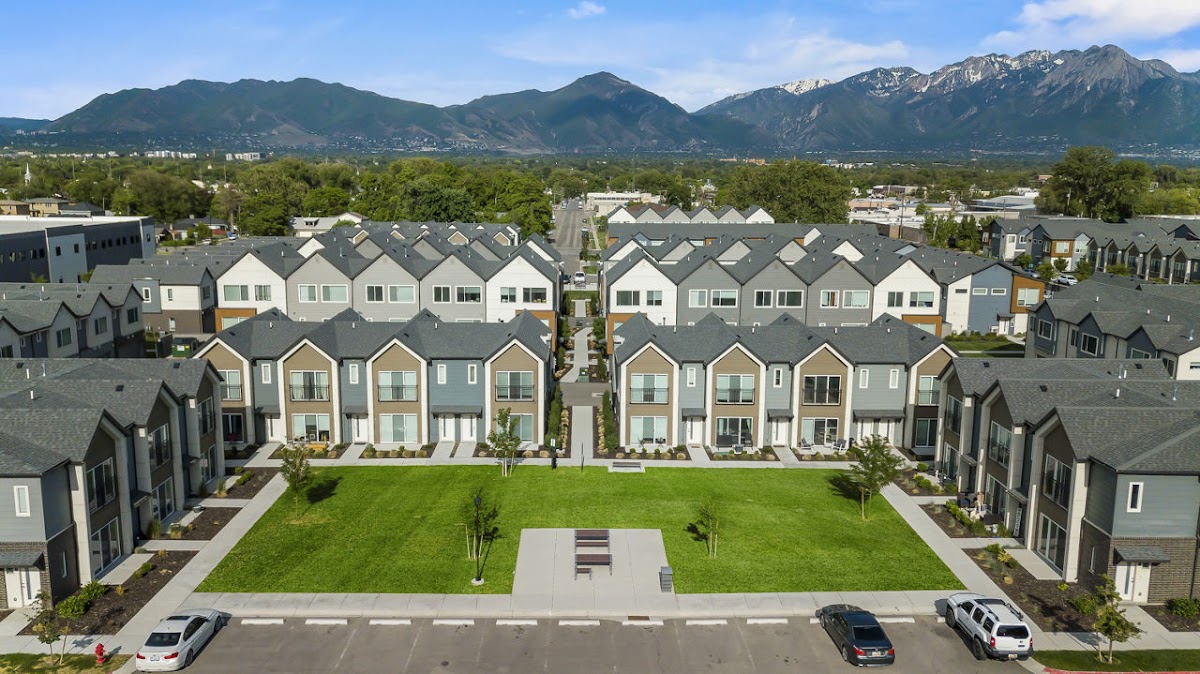 Hawthorne Townhomes apartments in South Salt Lake, UT