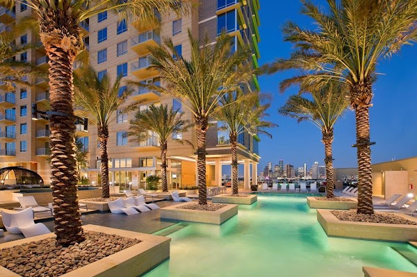 The Sovereign at Regent Square Apartments apartments in Houston, TX