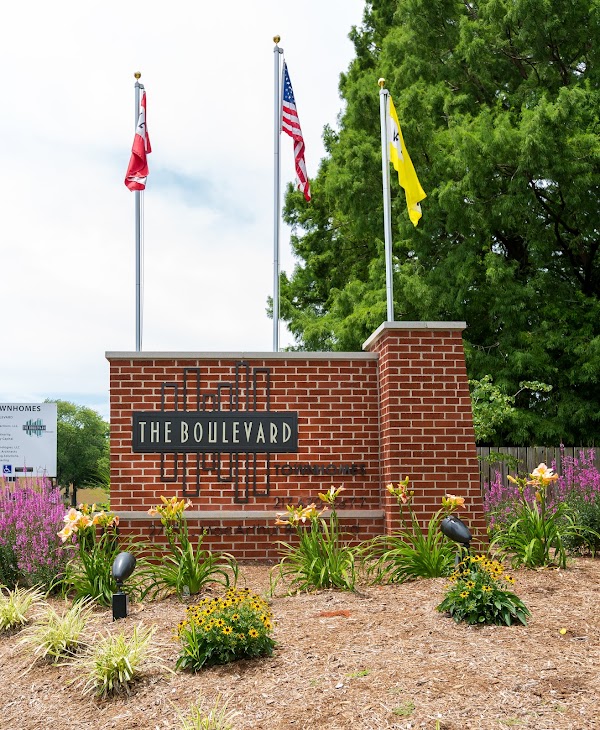 The Boulevard Townhomes apartments in Springfield, IL
