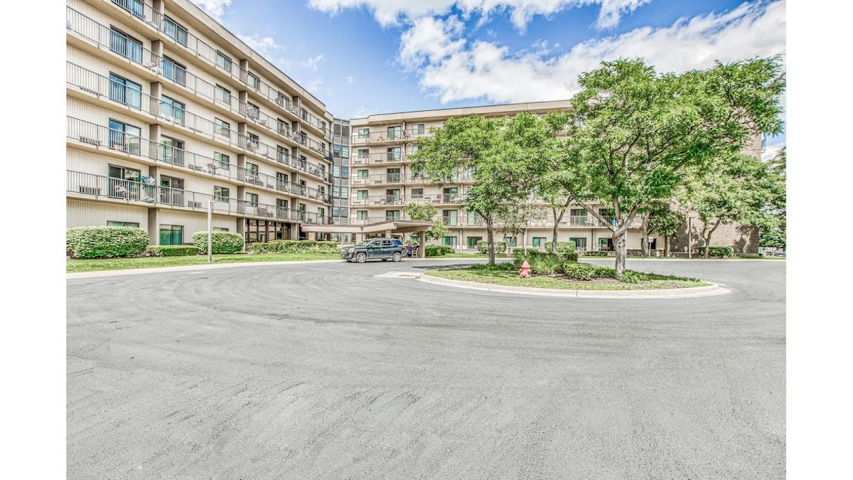 Lakeland Place apartments in Pontiac, MI