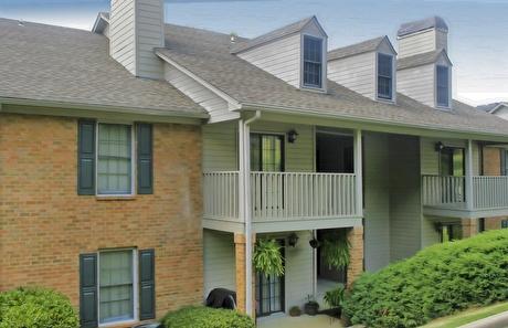 Woodmere Creek apartments in Hoover, AL