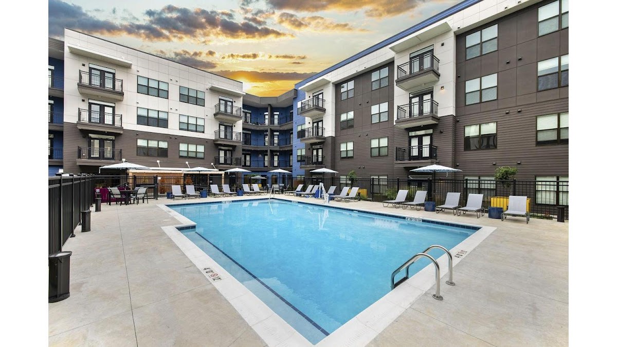 McDowell Point apartments in Naperville, IL