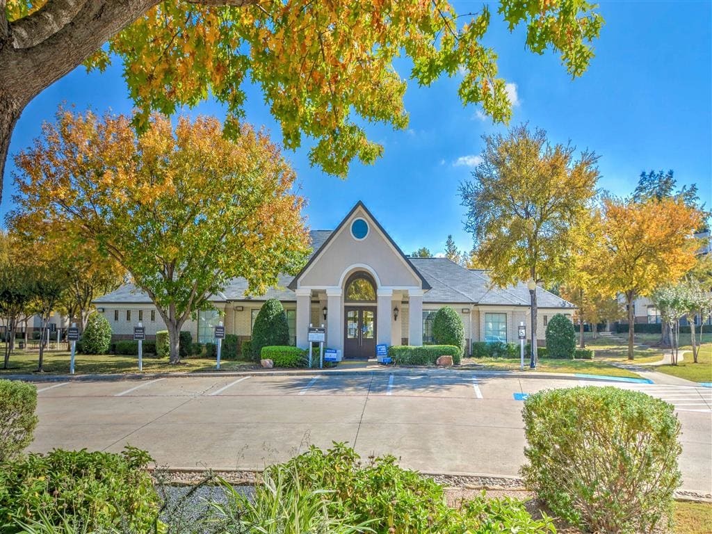 The Atlantic Mansfield apartments in Mansfield, TX