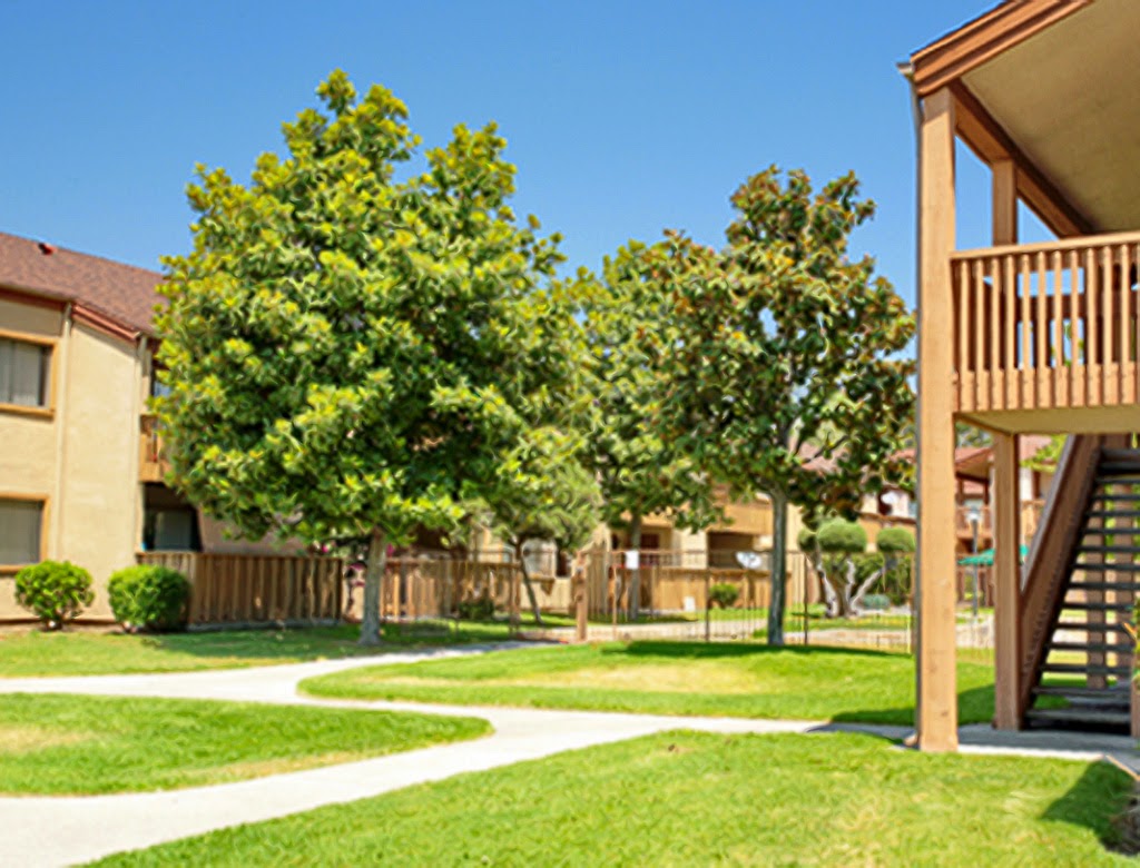 WOODSIDE VILLAGE Apartments apartments in West Covina, CA