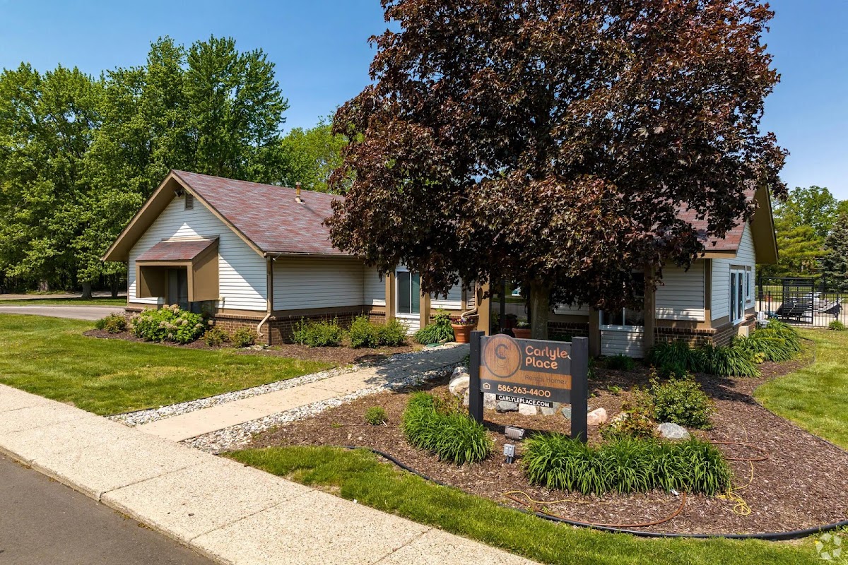 Carlyle Place apartments in Sterling Heights, MI