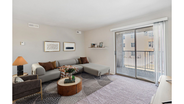 Lakeside Park apartments in Sterling Heights, MI