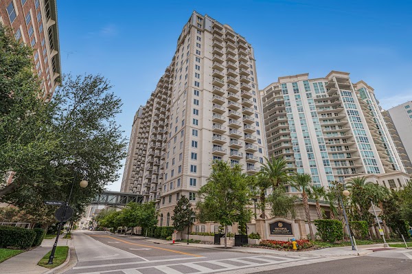 Olympus Harbour Island apartments in Tampa, FL