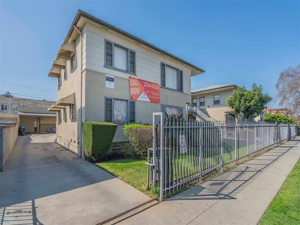 Westland @ 57th Street apartments in Inglewood, CA