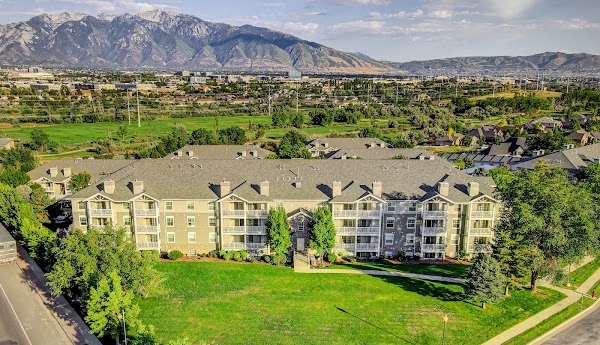 River Oaks apartments in West Jordan, UT