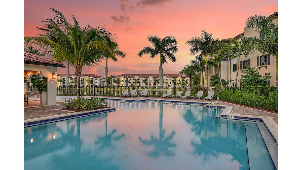 Celebration Pointe apartments in Coral Springs, FL