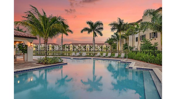 Celebration Pointe apartments in Coral Springs, FL