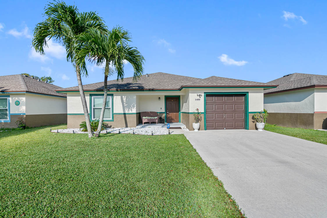 Merritt Place Estate apartments in Homestead, FL