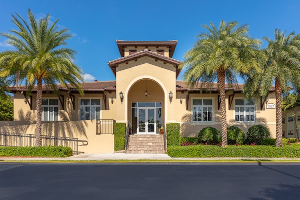 Legacy Riverwalk apartments in Hialeah, FL