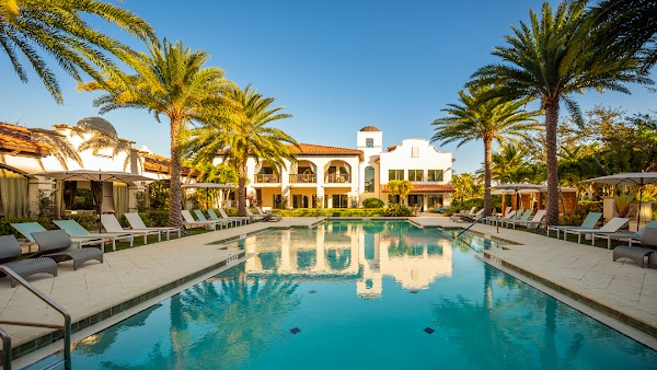 Del Ola apartments in Delray Beach, FL