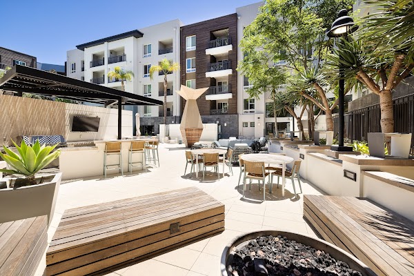 Elan Huntington Beach apartments in Huntington Beach, CA