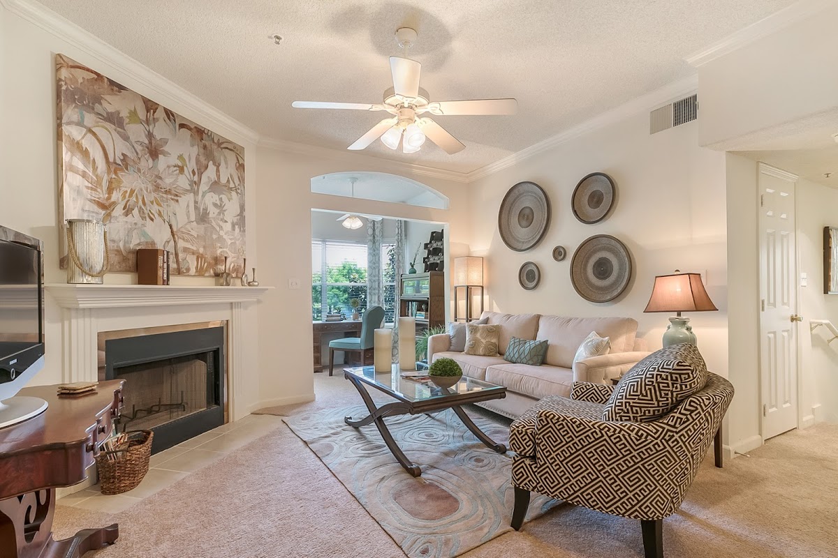 Lakes of Chateau North apartments in Kenner, LA