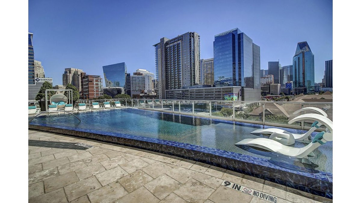 Cirque Residences apartments in Dallas, TX