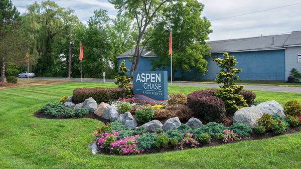 Aspen Chase apartments in Agawam, MA