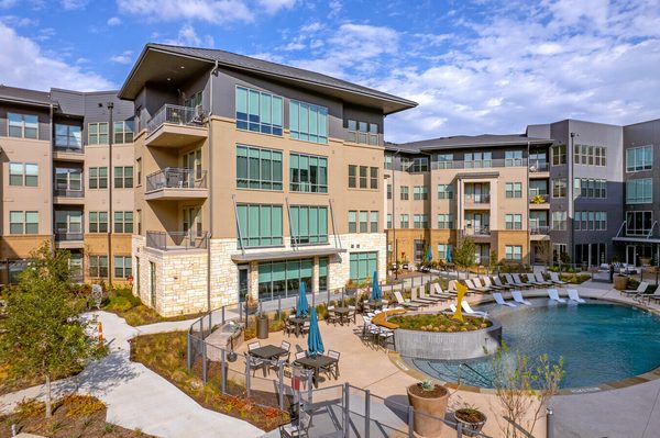 The Truman at Arlington Commons apartments in Arlington, TX
