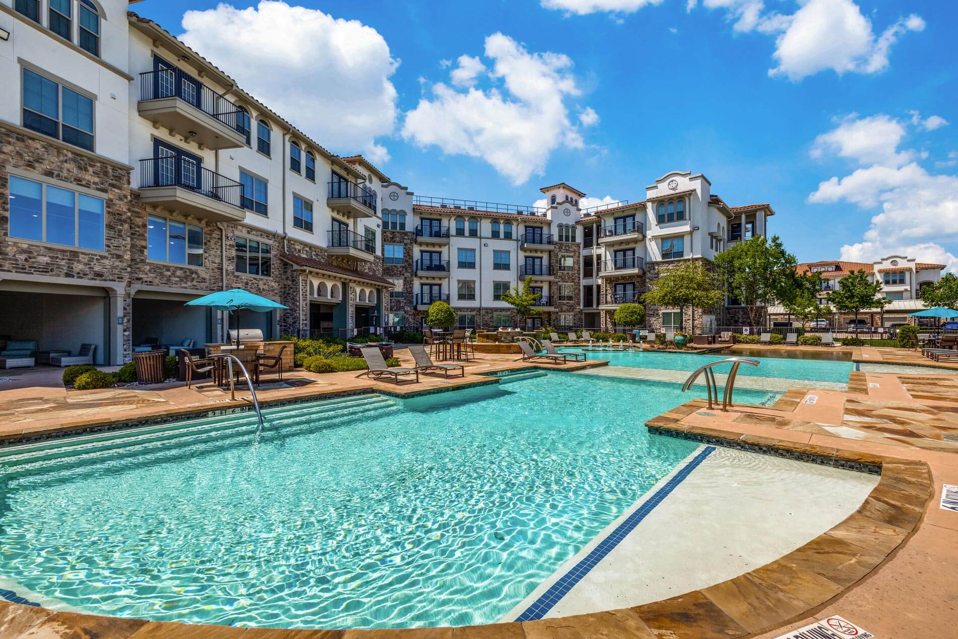 Villaggio apartments in Arlington, TX