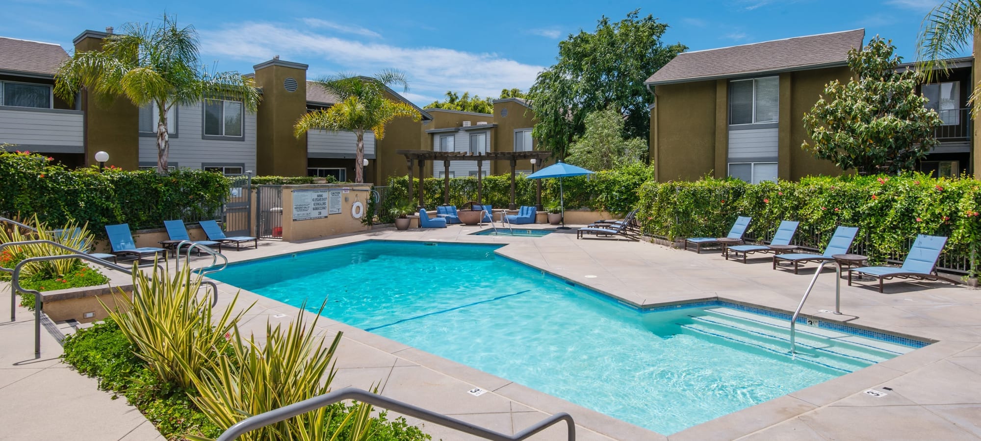 River Ranch apartments in Simi Valley, CA