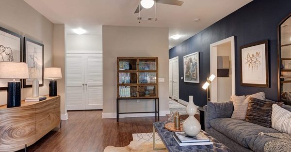 Cortland League City apartments in League City, TX