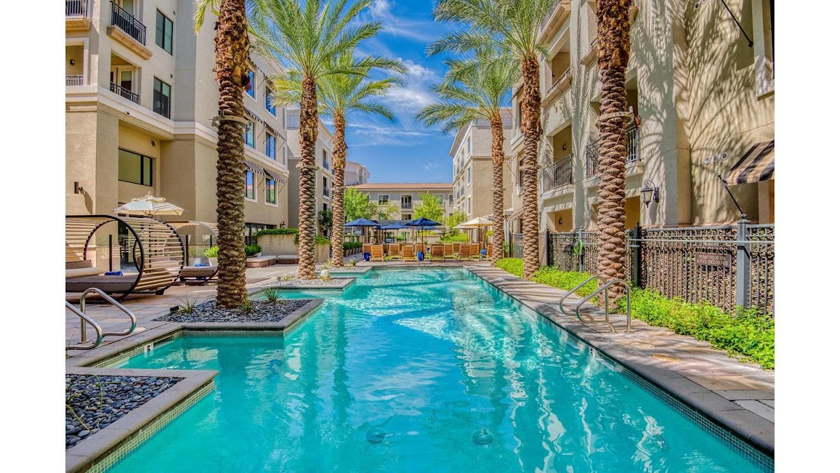 Broadstone Waterfront apartments in Scottsdale, AZ