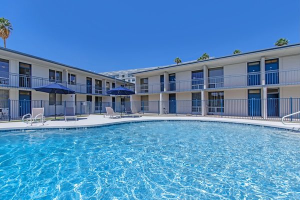 Rise at the Retreat apartments in Tempe, AZ