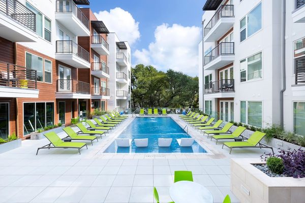 Groves South Lamar apartments in Austin, TX