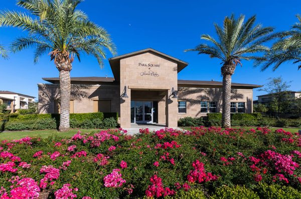 Park Square at Seven Oaks apartments in Bakersfield, CA