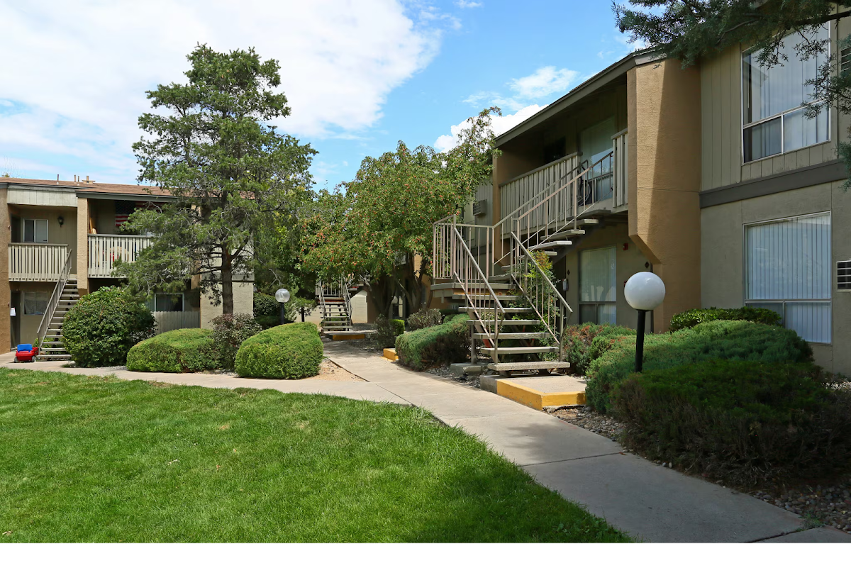 Lincoln Place apartments in Albuquerque, NM